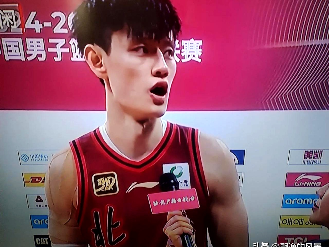 九游-包含巴黎圣日耳曼观众热烈欢呼！，JackeyLove迎来十赛季出色发挥上演精彩一战的词条-九游