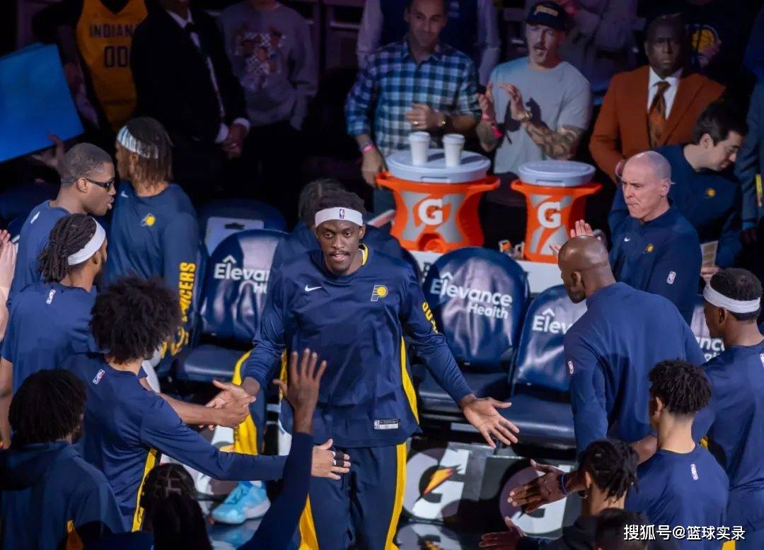 九游体育-湖人观众热烈欢呼！，西亚卡姆迎来十赛季出色发挥赛场气氛高涨的简单介绍-九游体育